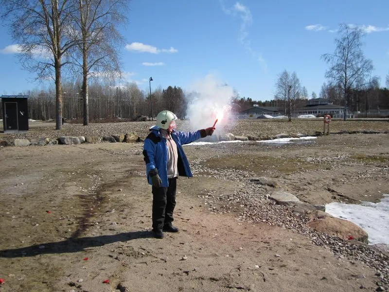 Hätärakettien ammuntaharjoitukset Tuusniemellä 17.4.2010 - kuva 1