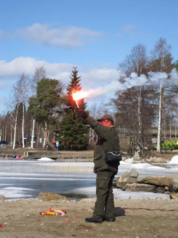 Hätärakettien ammuntaharjoitukset Tuusniemellä 17.4.2010 - kuva 9