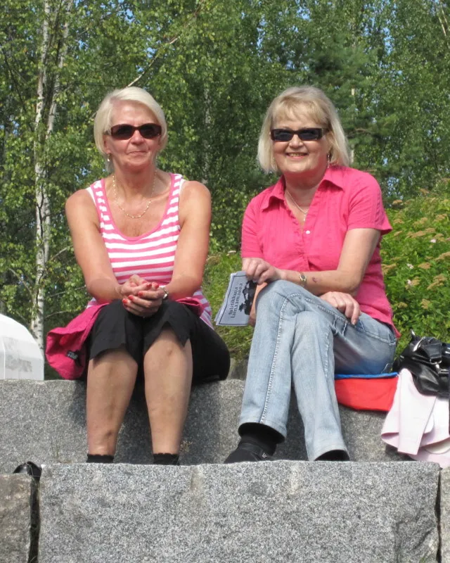 Tulitikkuja lainaamassa 25.7.2010 - kuva 1